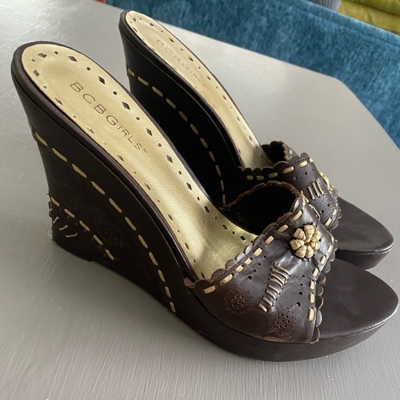 BCBG open back wedges - Picture 2 of 3